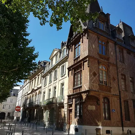 Le Repaire De Rougemare Deco Soignee Et Chaleureuse, Wifi Debit En Plein Centre Historique Apartment